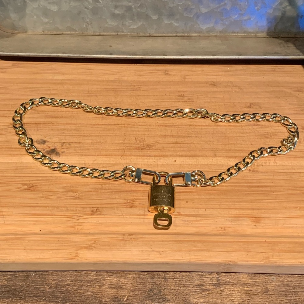 Authentic Louis Vuitton #303 lock and key with unbranded chain - Picture 7 of 8
